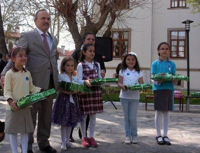 K&uuml;t&uuml;phane Haftası Kutlandı 1