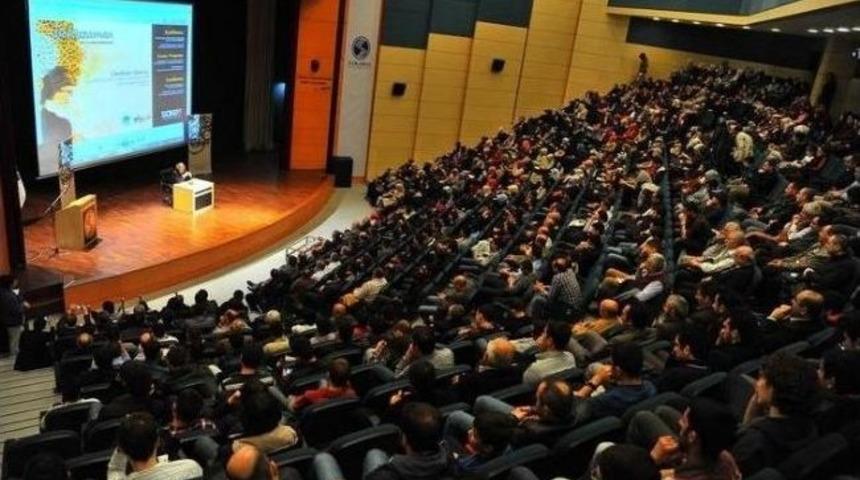 &lsquo;&ccedil;ağın Vicdanı Bedi&uuml;zzaman&rsquo; Adlı Konferans Sa&uuml;&rsquo;de D&uuml;zenlendi