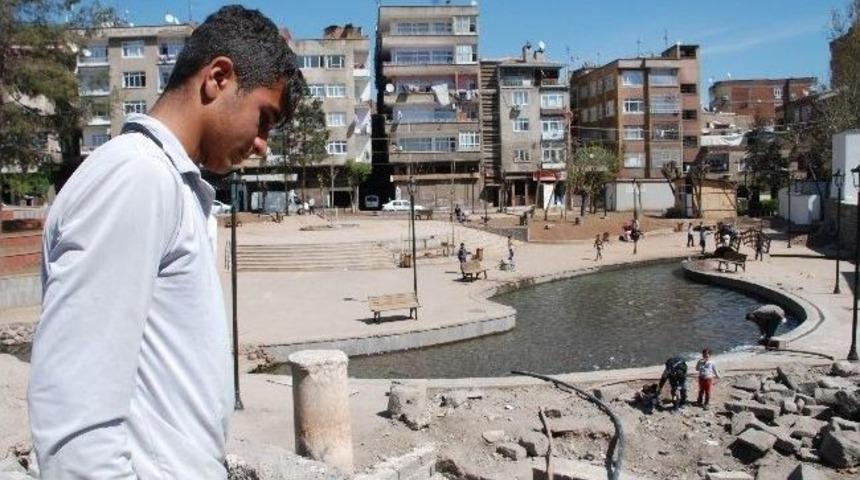 Tarihi Anzele &Ccedil;eşmesi &Ccedil;ocukların Oyun Alanına D&ouml;nd&uuml;