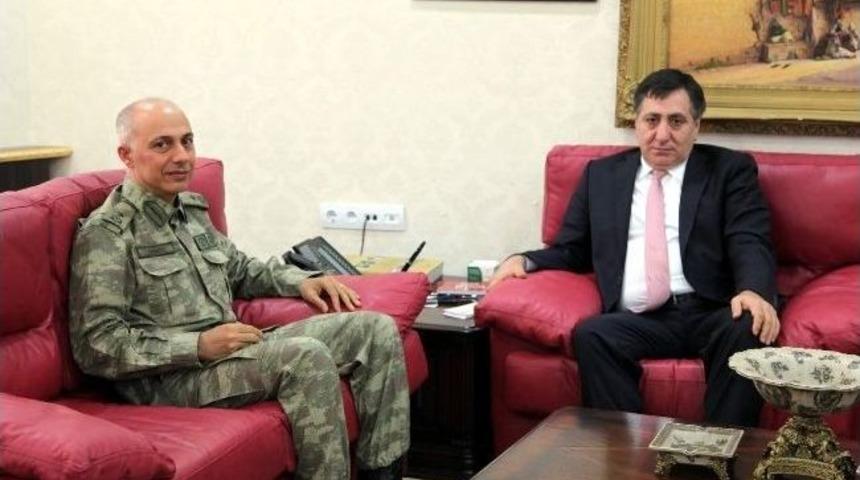 Vali Küçük Jandarma Bölge Komutanını Kabul Etti