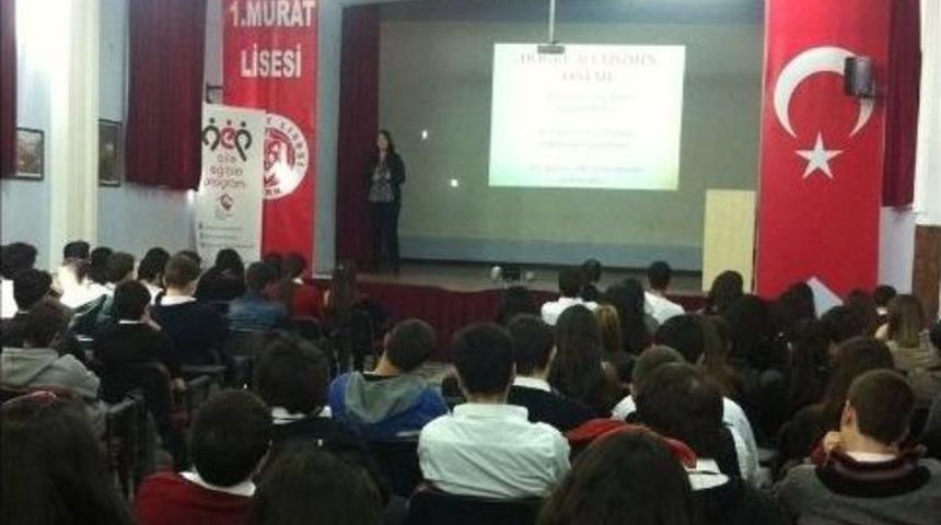 Lise &Ouml;ğrencilerine Gelecekleri İ&ccedil;in Eğitimler Verildi