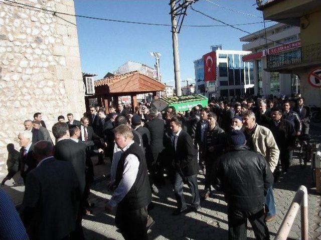 Cemalettin Kafkas Toprağa Verildi 2