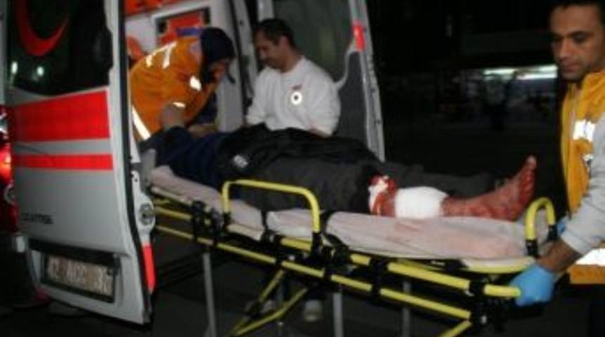 Arkadaşlar Arasındaki Bı&ccedil;aklı Şaka Hastanede Bitti