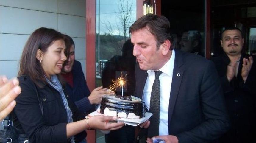 Başkan G&ouml;k&ccedil;e&rsquo;ye Doğum G&uuml;n&uuml; S&uuml;rprizi