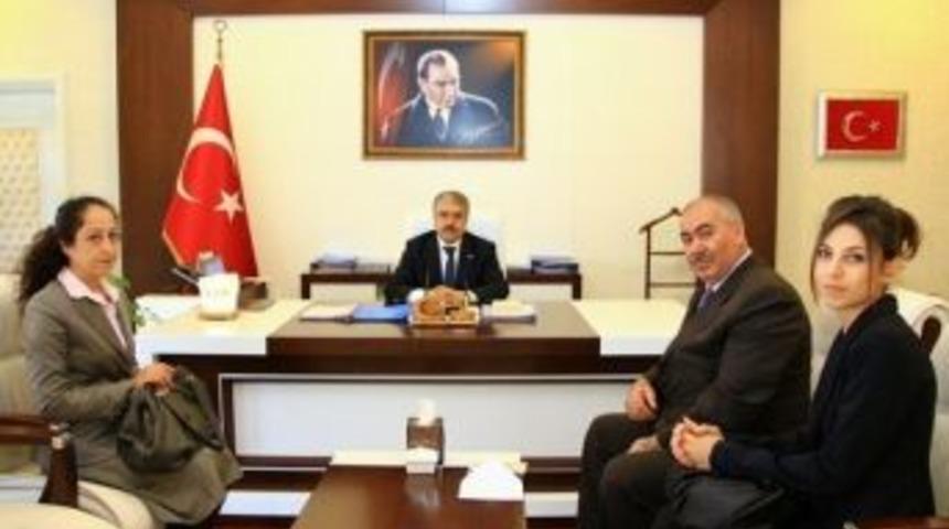 K&uuml;lt&uuml;r M&uuml;d&uuml;r&uuml;nden Vali &Ccedil;ınar'a Ziyaret