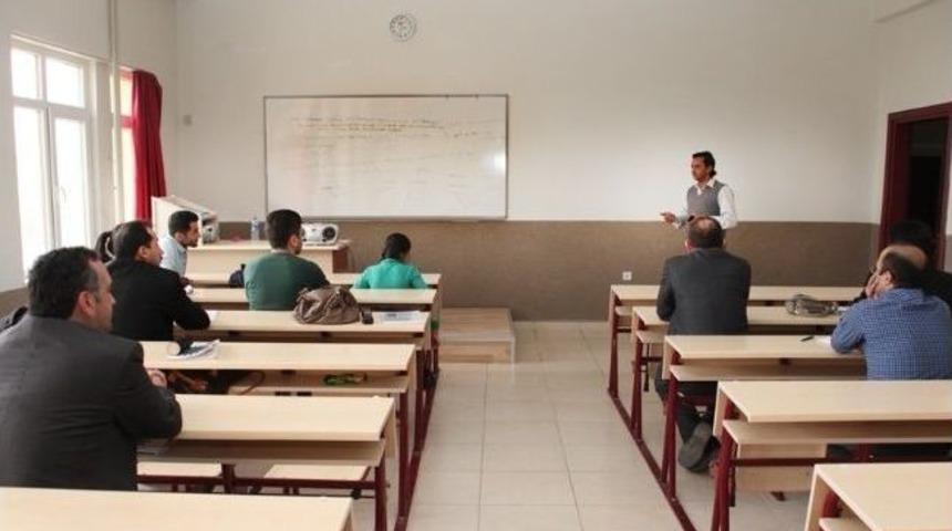 Km&uuml; Personeline İngilizce Kursu