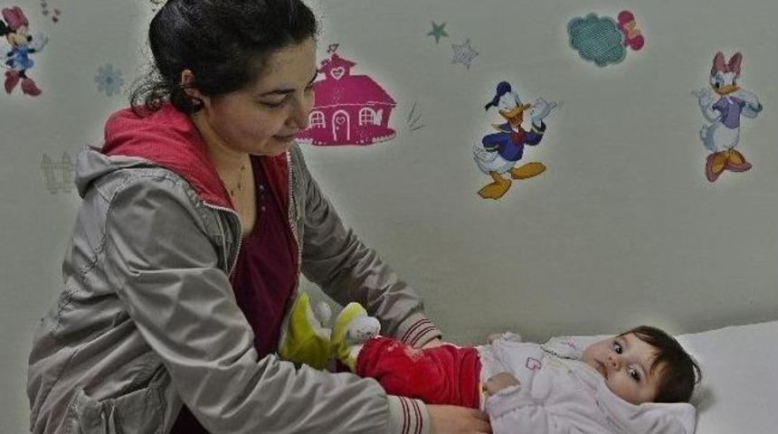 İzmir'de Bebekli Annelere Metro Jesti