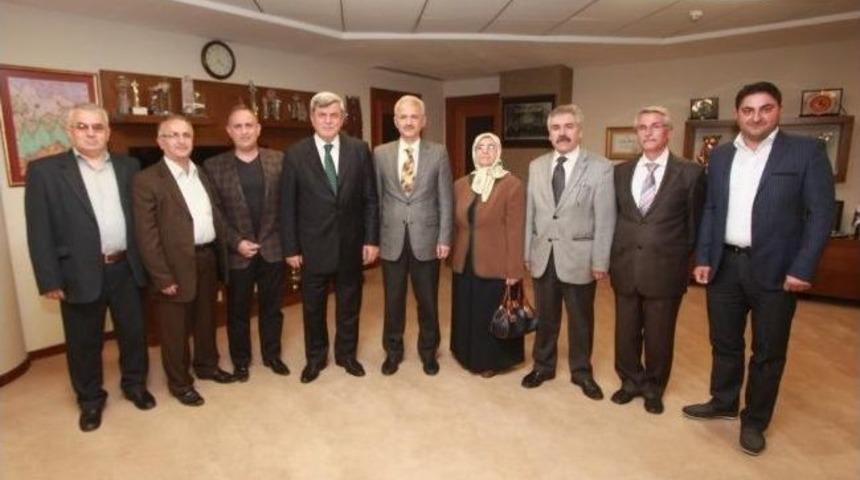 Başkan Karaosmanoğlu Tebrikleri Kabul Ediyor