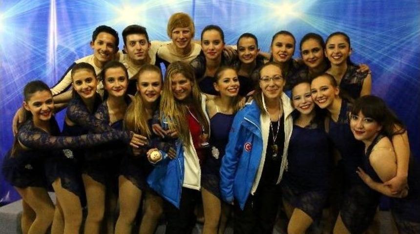 İzmirli Patenciler Paris'te "altın" Buldu