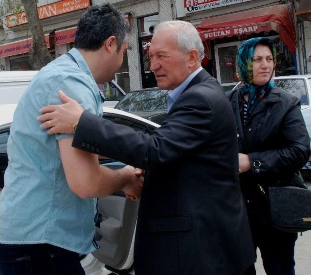 Belediye Başkanı Koltuğa Oturmadan Esnafları Ziyaret Etti