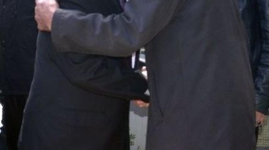 Başkan G&uuml;mr&uuml;k&ccedil;&uuml;oğlu Teşekk&uuml;r Ziyaretlerine Devam Ediyor