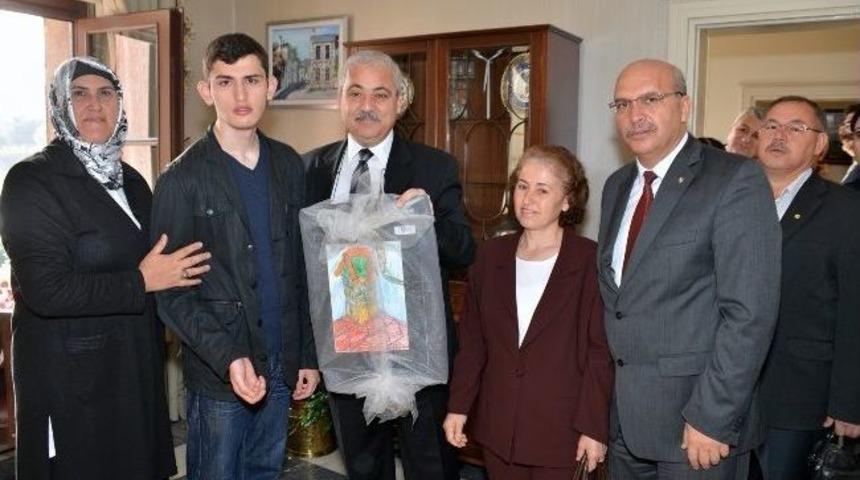Otizmli &Ccedil;ocuklardan Vali G&uuml;ven&ccedil;er&rsquo;e Ziyaret