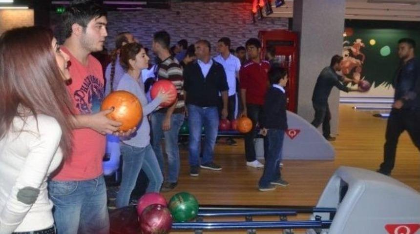 Acil Tıp Teknisyenleri Bowling Turnuvasında Yarıştı