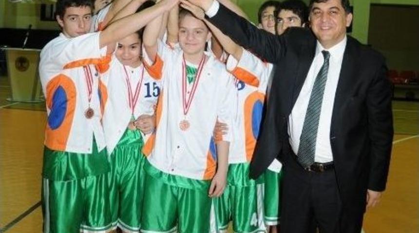 Şehitkamil&rsquo;den Gen&ccedil;lere Yeni Spor Salonu M&uuml;jdesi