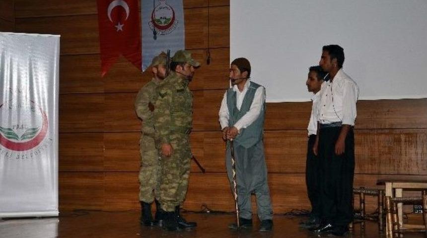 Oğuzeli Myo &Ouml;ğrencileri &lsquo;halil&rsquo;in Hesabı&rsquo; Adlı Tiyatro Oyununu Sergiledi