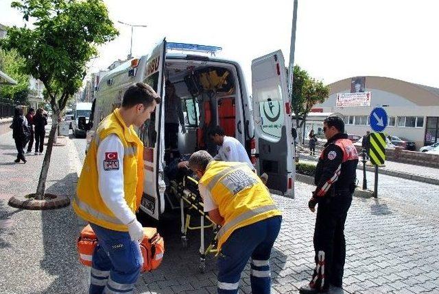 Yolun Ortasında Uyuyan Şahsı Ne Polis Ne De 112 Uyandıramadı 3