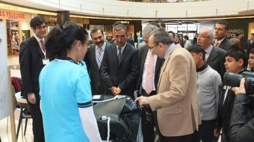 K&uuml;&ccedil;&uuml;k Mucitler, Eserlerini Sergiledi