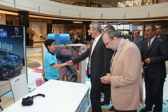 K&uuml;&ccedil;&uuml;k Mucitler, Eserlerini Sergiledi 1