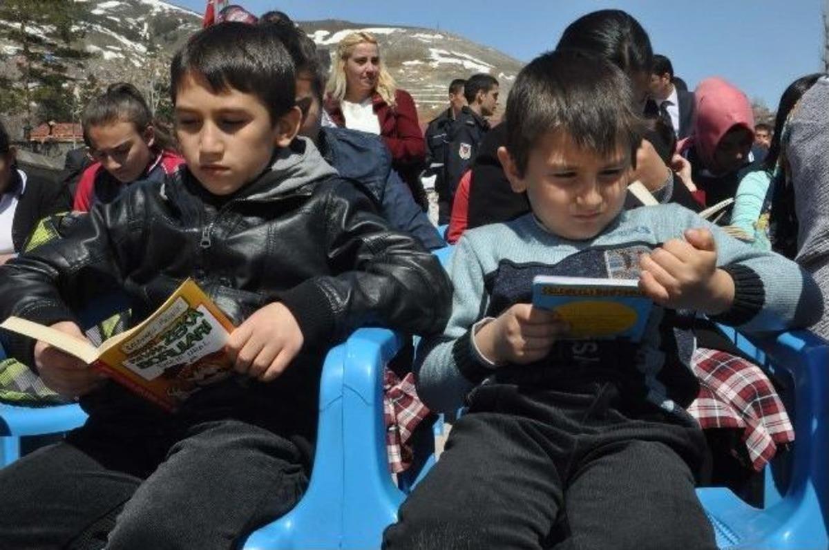 A&ccedil;ık Havada Kitap Okuma Şenliği