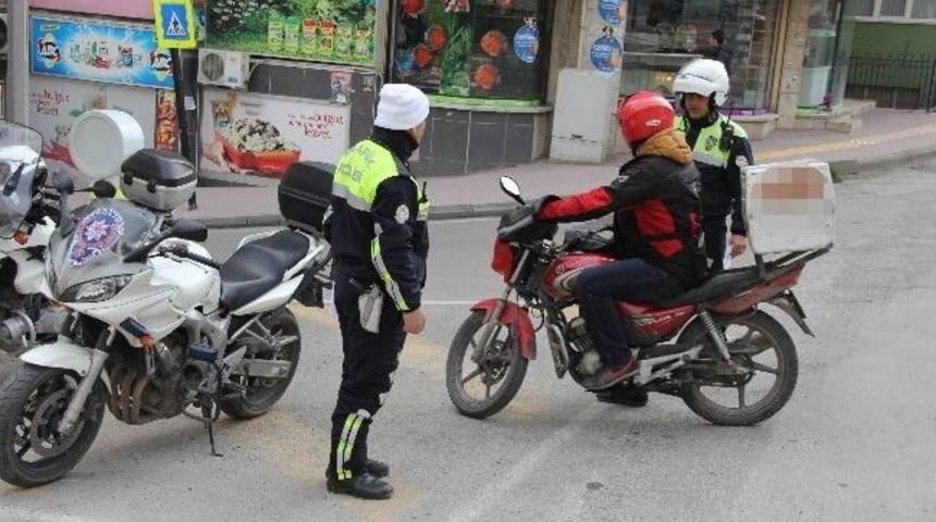 Motosiklet S&uuml;r&uuml;c&uuml;lerine Ceza Yağdı