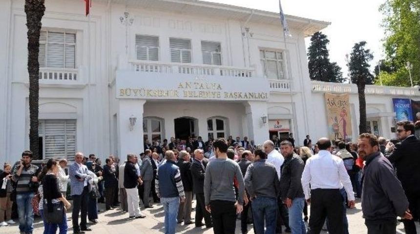 Antalya B&uuml;y&uuml;kşehir Belediyesine Ak Parti Ablukası