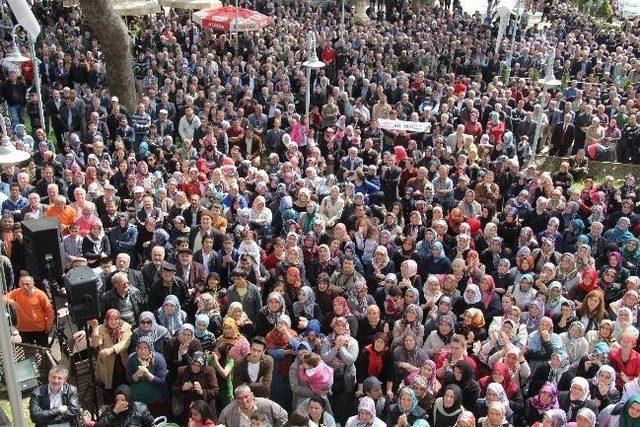 Başkan İnci Balkon Konuşmasında Hendek Halkına Seslendi