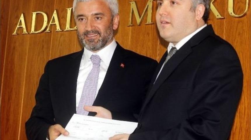 Enver Yılmaz, Mazbatasını Aldı