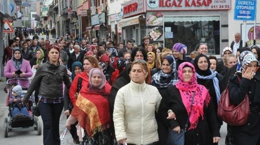 D&uuml;zce'de Oyların Yeniden Sayılmaması Protesto Edildi