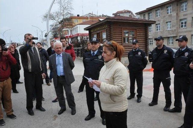 D&uuml;zce de Oyların Yeniden Sayılmaması Protesto Edildi 1