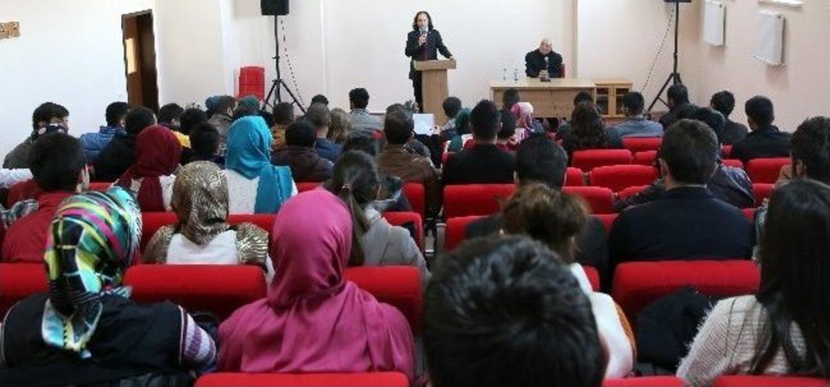 Ar&uuml;&rsquo;de Ardahan&rsquo;ın Yakın Tarihi Konuşuldu