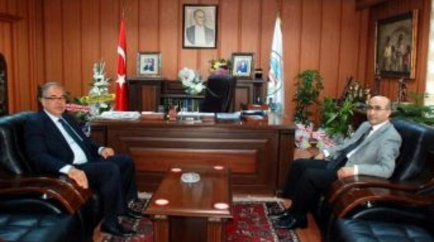 Vali Demirtaş&rsquo;tan Belediye Başkanı Kutlu&rsquo;ya Tebrik Ziyareti