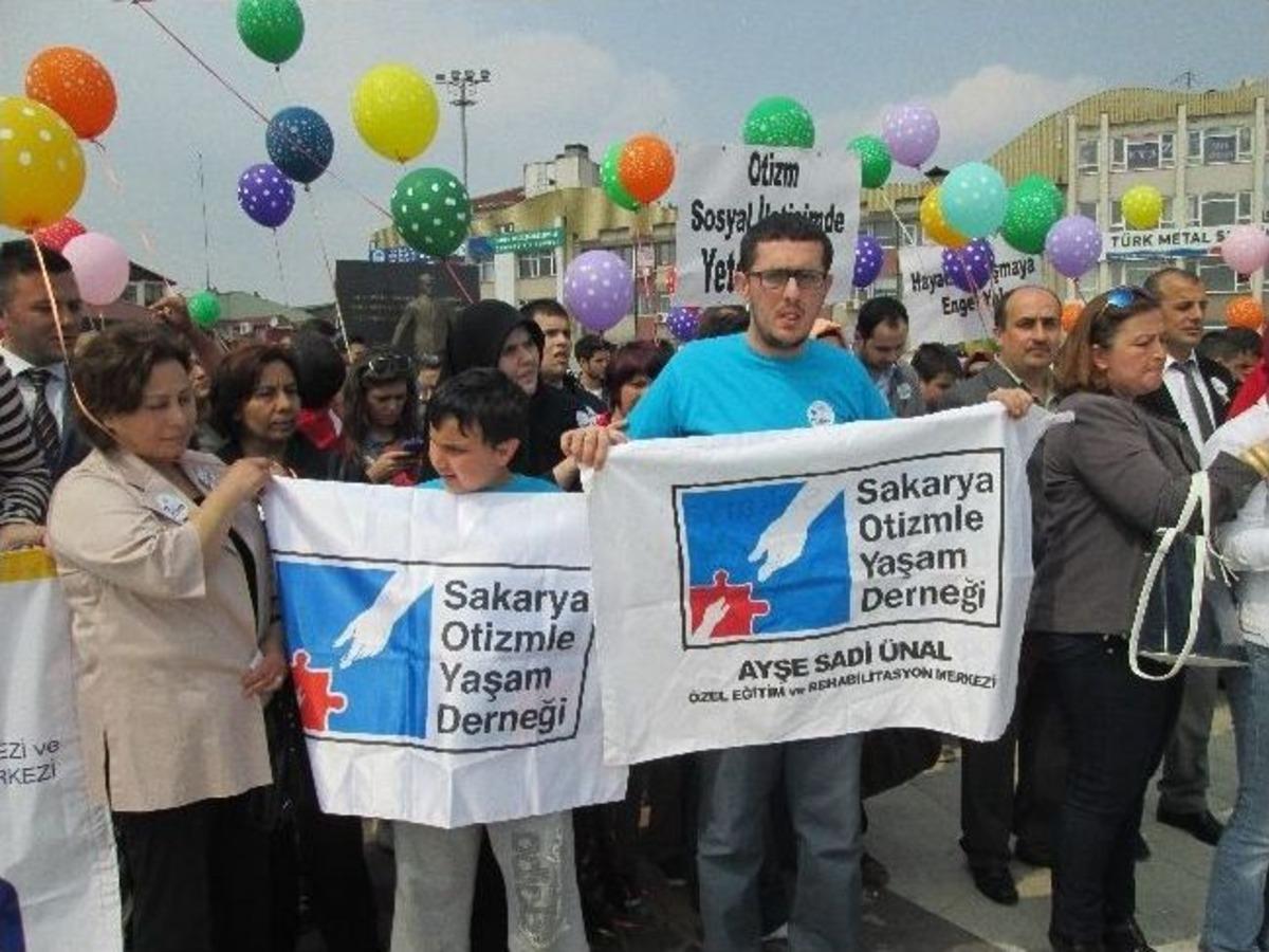 Otistik &Ccedil;ocukların Sorunlarına Dikkat &Ccedil;ekmek İ&ccedil;in Y&uuml;r&uuml;d&uuml;ler