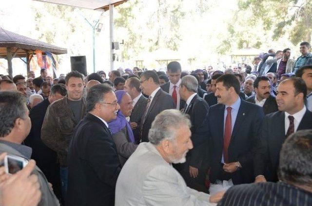 Şanlıurfa Büyükşehir Belediye Başkanı Güvenç, Vatandaşlarla Kucaklaştı