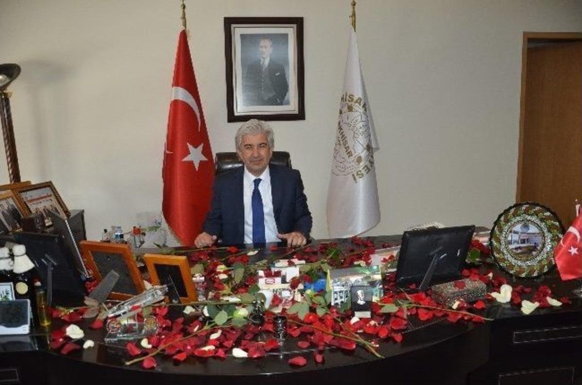 Ak Partili Akhisar Belediye Başkanı Salih Hızlı &Uuml;&ccedil;&uuml;nc&uuml; Kez Koltuğa Oturdu