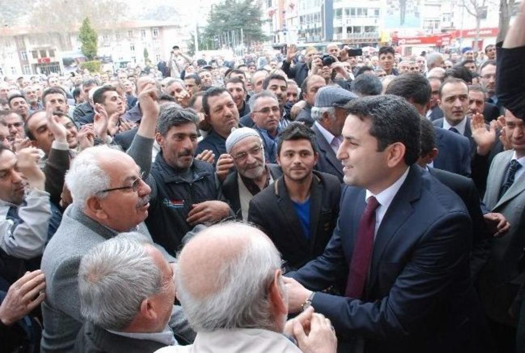 Ak Parti&rsquo;nin En Gen&ccedil; Belediye Başkanı G&ouml;revini Devraldı
