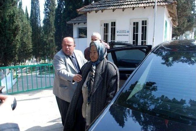 Başkanın İlk İcraatı Makam Aracını Halka Tahsis Etmek Oldu