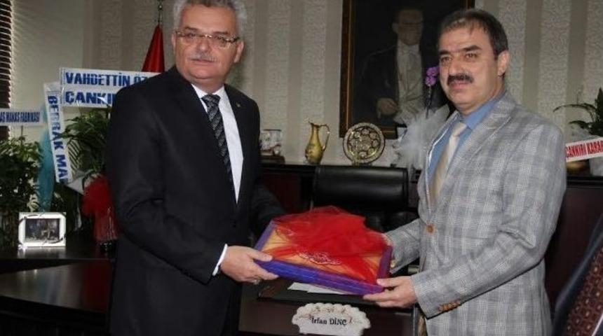 Vali &Ouml;zcan'dan Başkan Din&ccedil;'e Ziyaret