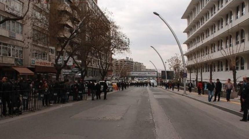 Kesk &Uuml;yeleri Ysk &Ouml;n&uuml;nde Eylem Yaptı