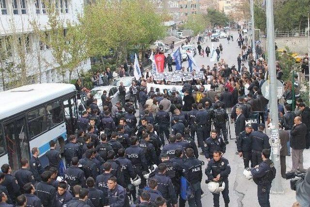 Kesk Üyeleri Ysk Önünde Eylem Yaptı