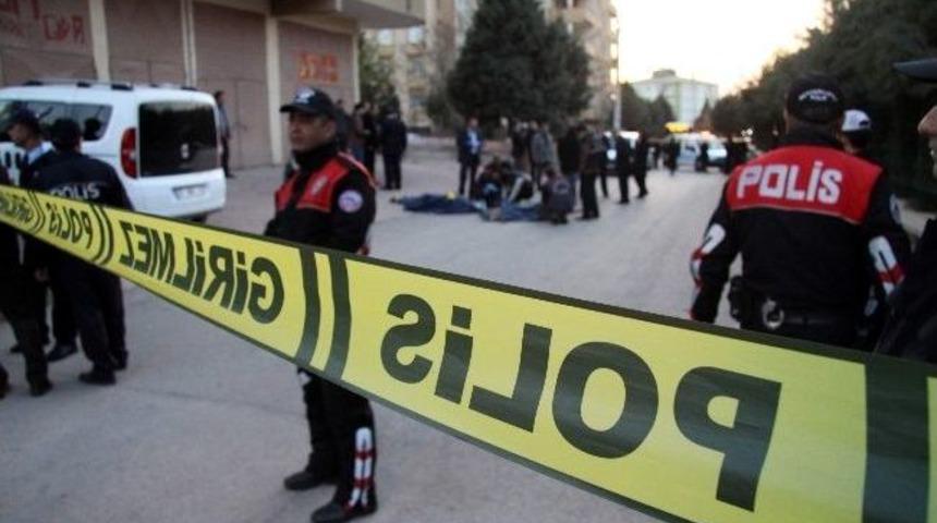 Boşanmak İsteyen Eşini Öldürdü Ardından İntihar Etti