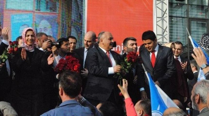 Ak Parti&rsquo;li Hasan Can, &Uuml;mraniye&rsquo;de Zaferini Kutladı