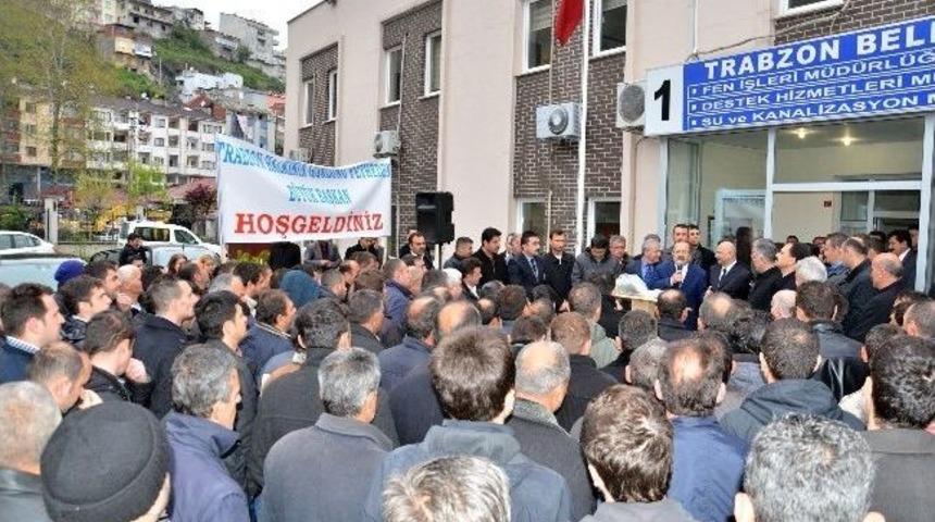 Başkan G&uuml;mr&uuml;k&ccedil;&uuml;oğlu Teknik Hizmet Birimleri Personeline Teşekk&uuml;r Ziyareti