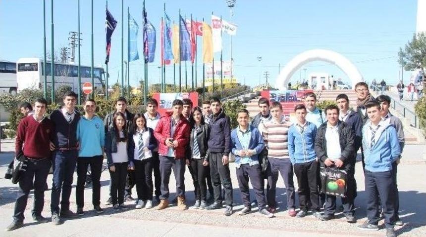 Meslek Lisesi &Ouml;ğrencilerine 1950 Markada Staj Ve İş Fırsatı