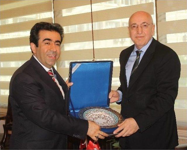Vali Güzeloğlu Genel Müdür Aydoğan ı Makamında Kabul Etti 1