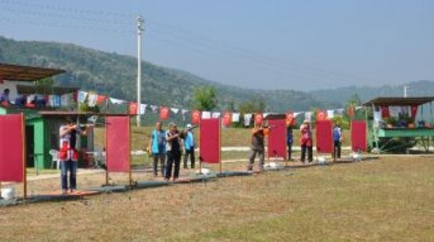 D&uuml;zceli Atıcılar Federasyon Kupasına Gidiyor