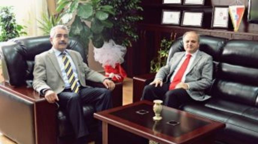 Vali &Ouml;zdemir &Ccedil;akacak Pmyo&rsquo;na Ziyarette Bulundu