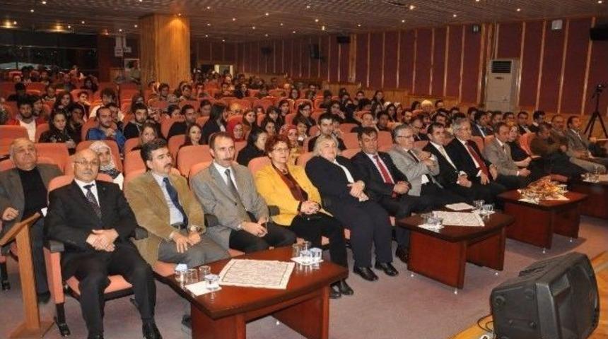 B&uuml;&rsquo;de K&uuml;t&uuml;phane Haftası Kutlandı