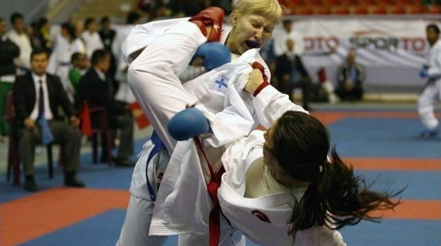 Boğazi&ccedil;i A&ccedil;ık Karate Turnuvası Başlıyor