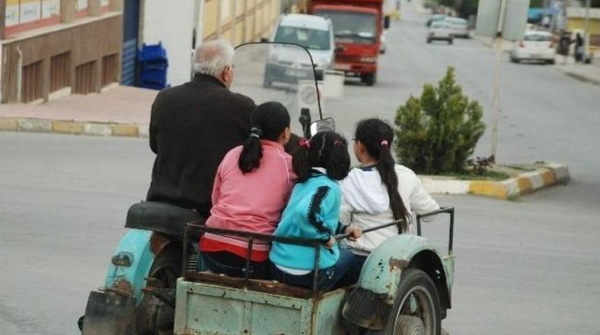 &Ouml;ğrencilerin Tehlikeli Yolculuğu