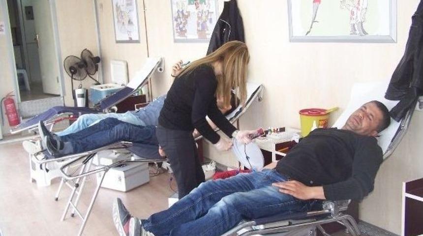 Korkuteli&rsquo;nde İlk G&uuml;nde 51 &Uuml;nite Kan Bağışı Yapıldı